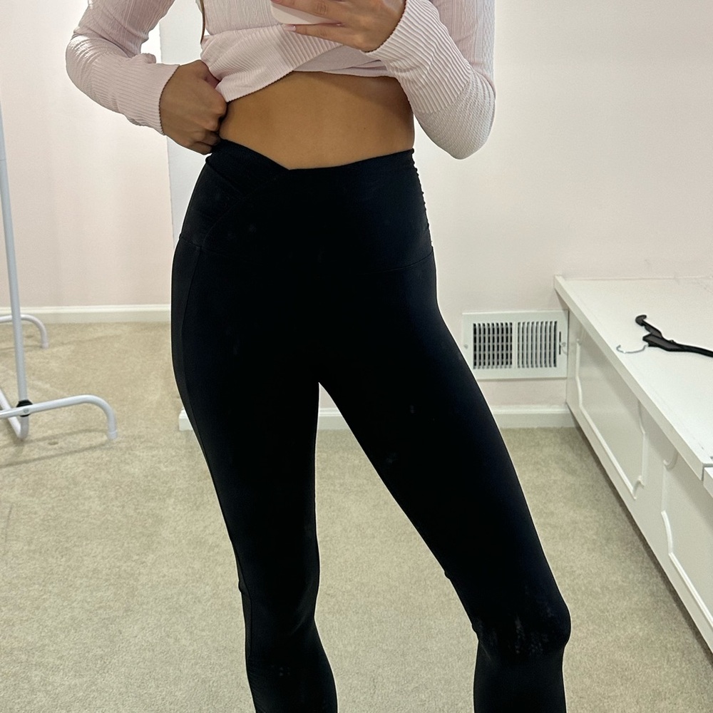 Lululemon align black leggings with rouching on leg